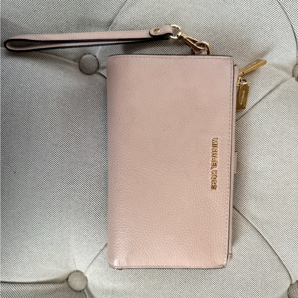 Michael Kors Blush Leather Wristlet